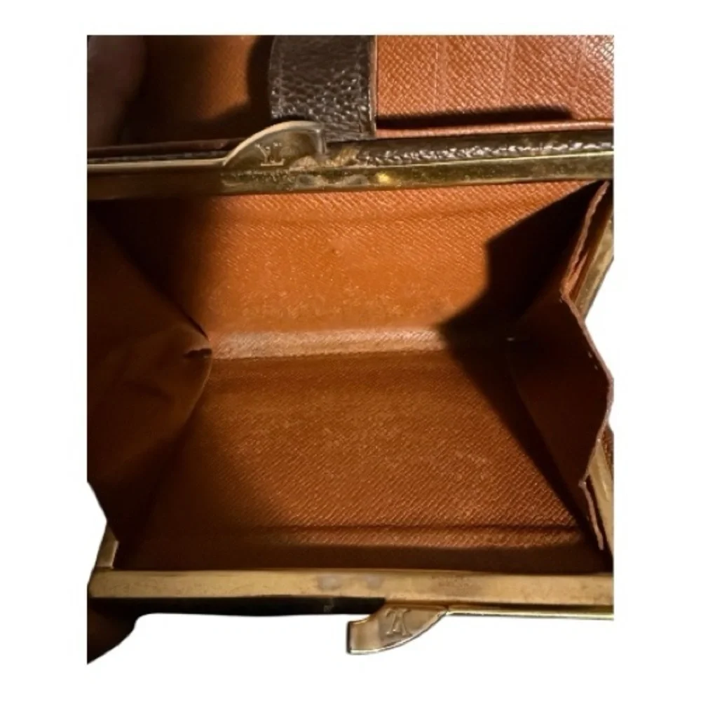 Louis Vuitton Kiss Lock Wallet